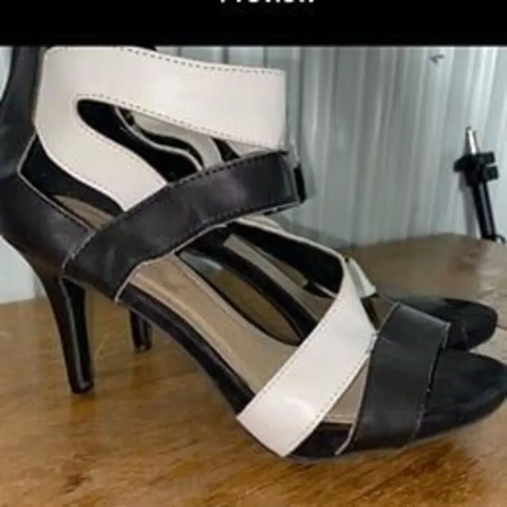 * Maurices size 7 leather strappy Black White Women's open toe 3.5” Libby Heels